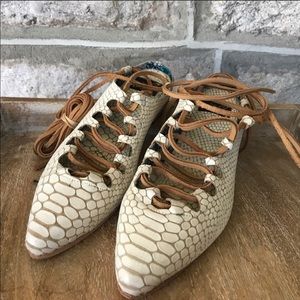 Freebird enya sandals